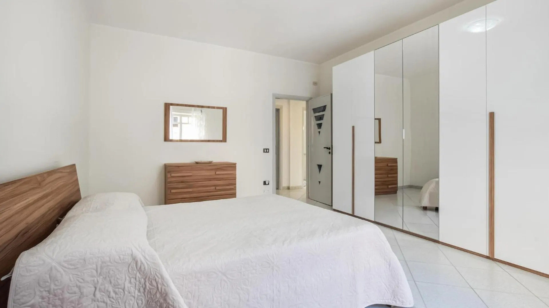 3 Bedroom Pet Friendly Apartment In Casteldaccia Italy