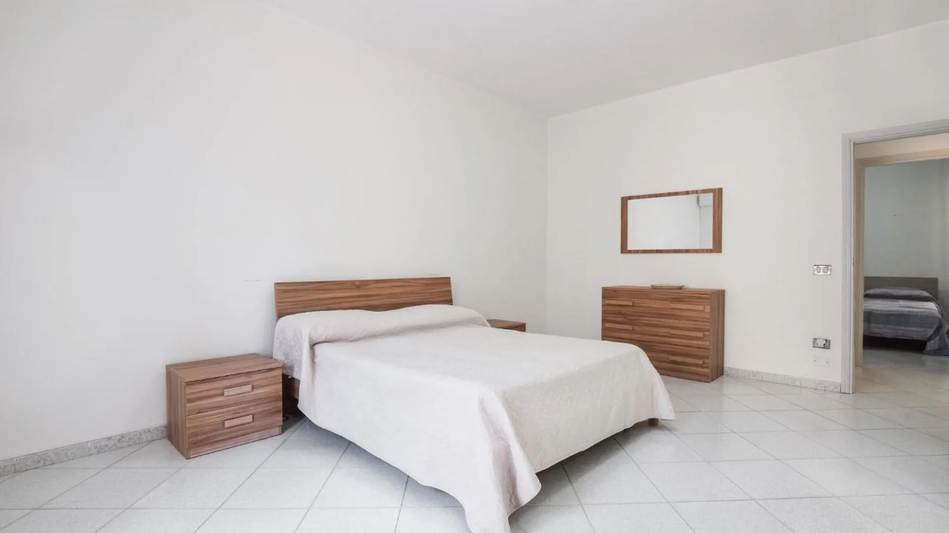 3 Bedroom Pet Friendly Apartment In Casteldaccia 0*,