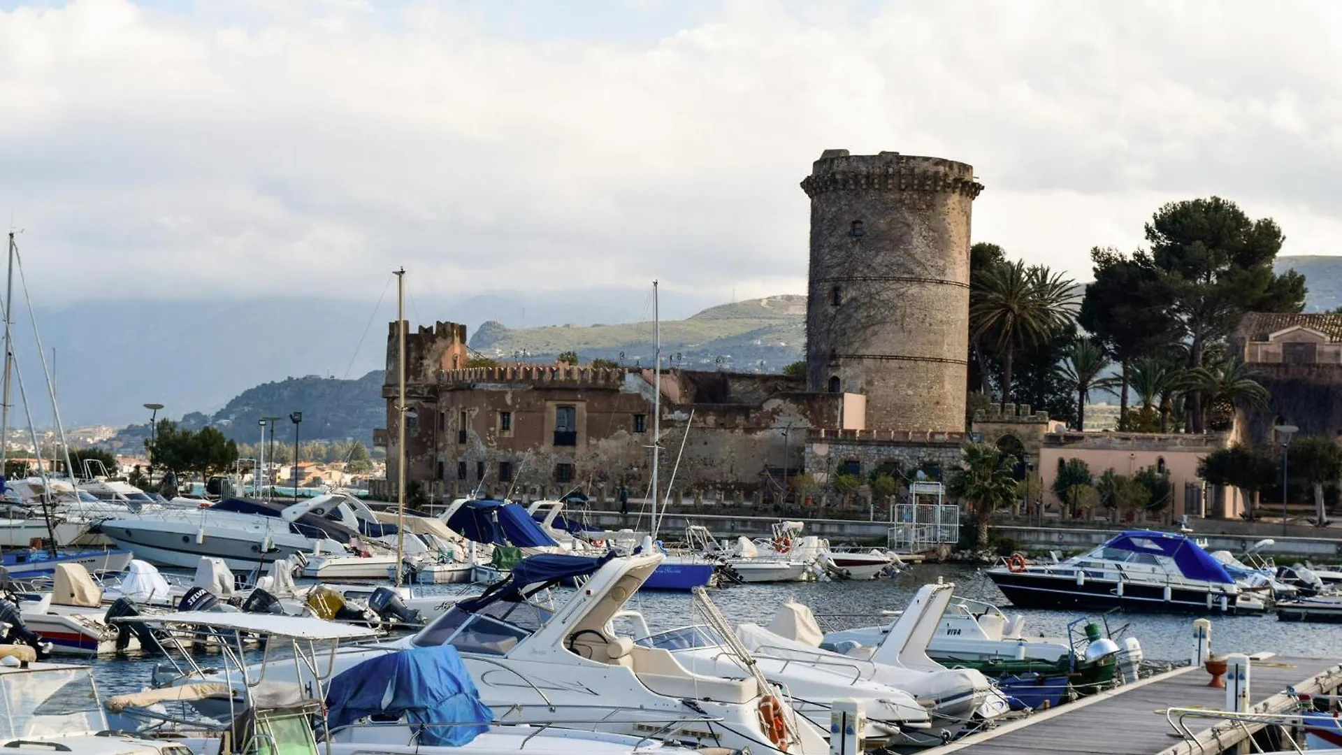 3 Bedroom Pet Friendly Apartment In Casteldaccia 0*,  Italy