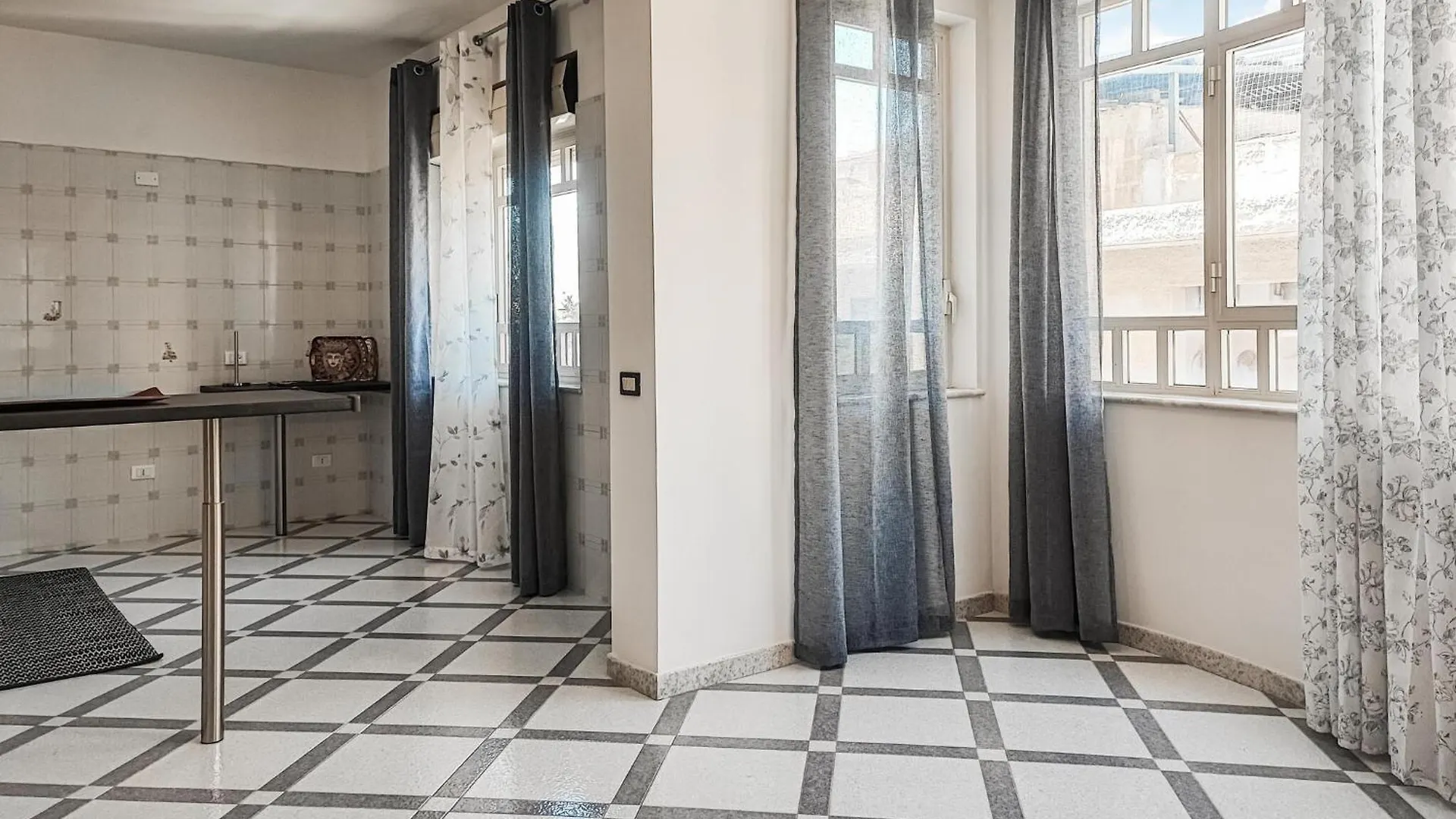 3 Bedroom Pet Friendly Apartment In Casteldaccia